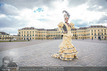 Spaziergang mit Tamara Mascara - Schloss Schönbrunn, Wien - Do 18.03.2021 - Tamara MASCARA (alias Raphael MASSARO)15