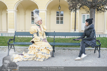 Spaziergang mit Tamara Mascara - Schloss Schönbrunn, Wien - Do 18.03.2021 - Tamara MASCARA (alias Raphael MASSARO), Romina COLERUS23