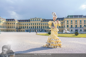 Spaziergang mit Tamara Mascara - Schloss Schönbrunn, Wien - Do 18.03.2021 - Tamara MASCARA (alias Raphael MASSARO)36