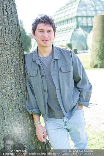 Spaziergang mit Julian Le Play - Schönbrunn, Wien - Mi 31.03.2021 - Julian LE PLAY (Julian Heidrich) (Portrait)19