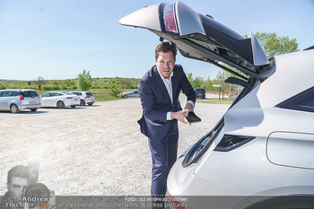 PK zu Turandot - Steinbruch St. Margarethen, Burgenland - Di 04.05.2021 - Daniel SERAFIN bei seinem Auto57
