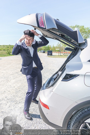 PK zu Turandot - Steinbruch St. Margarethen, Burgenland - Di 04.05.2021 - Daniel SERAFIN bei seinem Auto61
