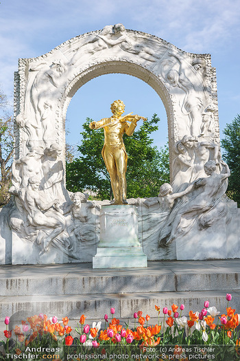 Interview mit Stefano Bernardin - Stadtpark, Wien - Do 06.05.2021 - Johann Strauss Denkmal im Stadtpark25