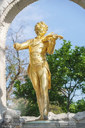 Interview mit Stefano Bernardin - Stadtpark, Wien - Do 06.05.2021 - Johann Strauss Denkmal im Stadtpark26
