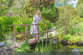 Fotoshooting mit Silvia Schneider - Innenstadt Wien - Di 18.05.2021 - Silvia SCHNEIDER im botanischen Garten26