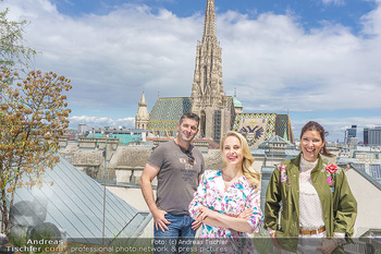 Fotoshooting mit Silvia Schneider - Innenstadt Wien - Di 18.05.2021 - Silvia SCHNEIDER, Marion NACHTWEY, Andreas TISCHLER54