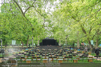 Harald Schmidt und Michael Niavarani - Theater im Park am Belvedere, Wien - Fr 21.05.2021 - Publikumsbereich, Sitze, Zuschauerplätze corona-konform, Bühne14