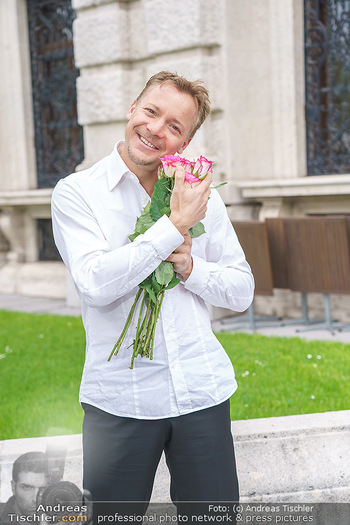 Ladies Night Promo-Aktion - Burgtheater, Volksgarten - Fr 28.05.2021 - Christoph VON FRIEDL11