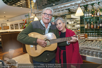 Wiedereröffnung - Huth Gastwirtschaft - Mo 31.05.2021 - Brigitte KARNER, Peter SIMONISCHEK1