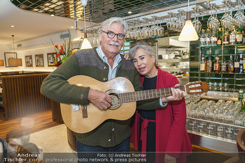 Wiedereröffnung - Huth Gastwirtschaft - Mo 31.05.2021 - Brigitte KARNER, Peter SIMONISCHEK11