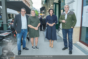 Wiedereröffnung - Huth Gastwirtschaft - Mo 31.05.2021 - Elisabeth KÖSTINGER, Gabriele und Robert HUTH, Peter SIMONISCHE38