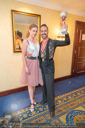Silvia Schneider ist Tanz-Staatsmeisterin - Hotel InterContinental - Sa 26.06.2021 - Danilo CAMPISI mit Freundin Sonja29