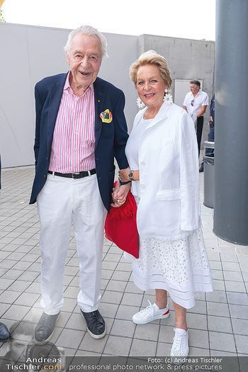 Premiere West Side Story - Mörbisch - Do 08.07.2021 - Harald und Ingeborg SERAFIN9