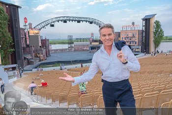 Premiere West Side Story - Mörbisch - Do 08.07.2021 - Alfons HAIDER vor der großen Seebühne29