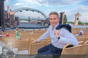 Premiere West Side Story - Mörbisch - Do 08.07.2021 - Alfons HAIDER vor der großen Seebühne32