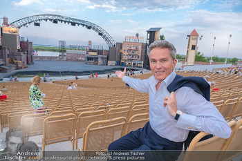 Premiere West Side Story - Mörbisch - Do 08.07.2021 - Alfons HAIDER vor der großen Seebühne33