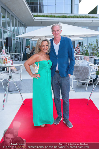 Mode Wien Magazin - Hotel Andaz, Wien - Di 20.07.2021 - Atousa MASTAN mit Freund Pete82