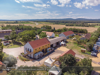 Biofeldtage Tag 2 - Seehof, Donnerskirchen - Sa 07.08.2021 -  Luftbild Biofeldtage Seehof Donnerskirchen, Drohnenfotos, Messe299
