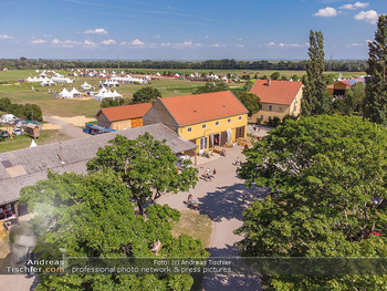 Biofeldtage Tag 2 - Seehof, Donnerskirchen - Sa 07.08.2021 -  Luftbild Biofeldtage Seehof Donnerskirchen, Drohnenfotos, Messe304