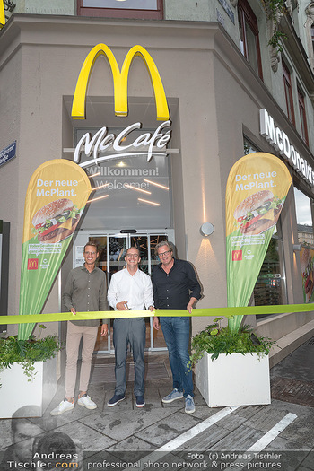 McPlant Präsentation - McDonalds Schwedenplatz - Mo 16.08.2021 - Benedikt BÖCKER, Nikolaus PIZA, Andreas SCHWERLA24