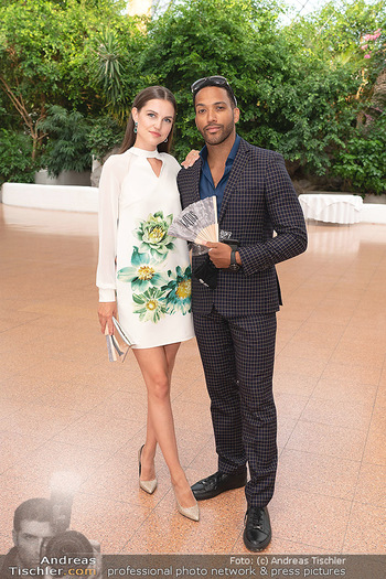 Miss Europe Wahl - Pyramide Vösendorf - Sa 21.08.2021 - Cesar SAMPSON mit Freundin Frederica KURTULIKOVA12
