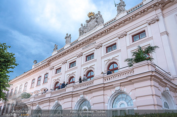 Ausstellungseröffnung american photography - Albertina, Wien - Mo 23.08.2021 - Albertina, Terrasse von außen, Rückseite59
