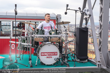 Borotalco Weltrekord - Riesenrad, Wien - Do 26.08.2021 - Drummer Erich BLIE auf der Plattform am Riesenrad, Blick über W41