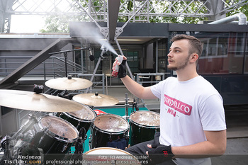 Borotalco Weltrekord - Riesenrad, Wien - Do 26.08.2021 - Drummer Erich BLIE auf der Plattform am Riesenrad, Blick über W61