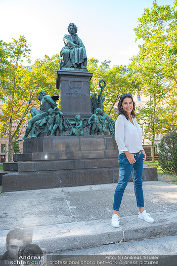 Fototermin Mariella Ahrens - Park hinterm Ritz, Wien - Di 14.09.2021 - Mariella AHRENS bei Ludwig van Beethoven Denkmal18