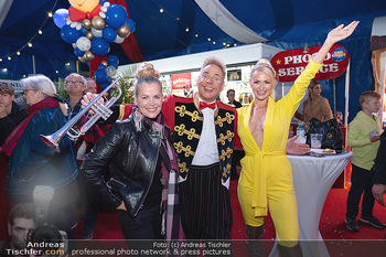 Premiere Zirkus Louis Knie - Zirkuszelt bei der Donaumarina, Wien - Mi 22.09.2021 - Evelyn RILLE, Clown Christian, Kathi STEININGER24