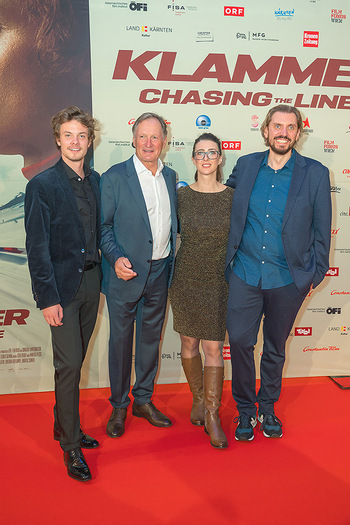 Kinopremiere ´Klammer - chasing the line´ - Cineplexx Milennium City, Wien - Mi 27.10.2021 - Julian WALDNER, Franz KLAMMER, Andreas und Elisabeth SCHMIED87