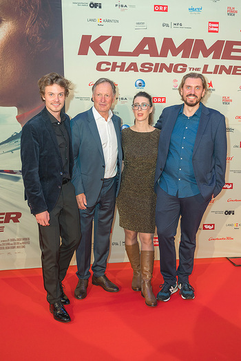 Kinopremiere ´Klammer - chasing the line´ - Cineplexx Milennium City, Wien - Mi 27.10.2021 - Julian WALDNER, Franz KLAMMER, Andreas und Elisabeth SCHMIED88