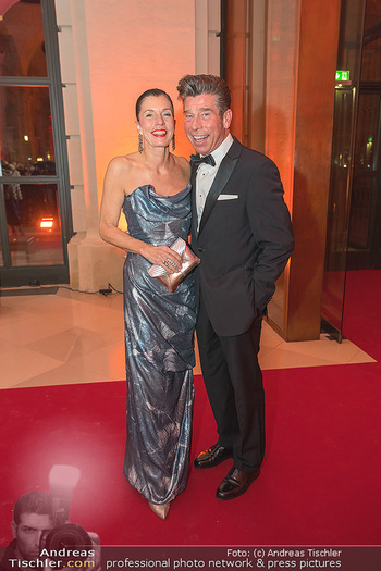 Innocent Gala - Palais Liechtenstein, Wien - Di 02.11.2021 - Mat SCHUH, Hannah NEUNTEUFEL23