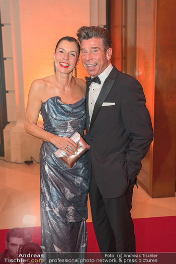 Innocent Gala - Palais Liechtenstein, Wien - Di 02.11.2021 - Mat SCHUH, Hannah NEUNTEUFEL24