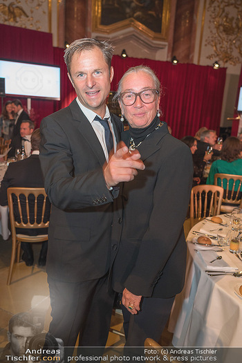 Innocent Gala - Palais Liechtenstein, Wien - Di 02.11.2021 - Philipp HOCHMAIR, Agnes HUSSLEIN43