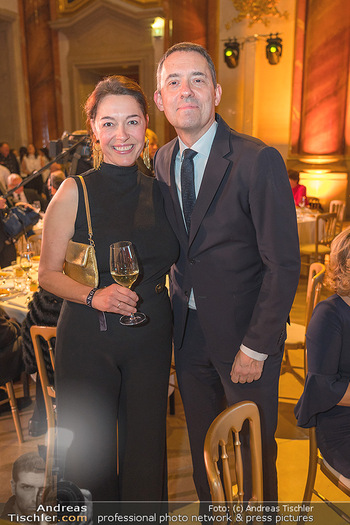 Innocent Gala - Palais Liechtenstein, Wien - Di 02.11.2021 - Bogdan ROSCIC mit Schwester Dodo ROSCIC49