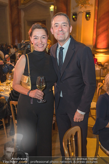 Innocent Gala - Palais Liechtenstein, Wien - Di 02.11.2021 - Bogdan ROSCIC mit Schwester Dodo ROSCIC50