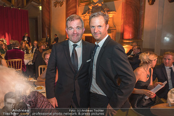 Innocent Gala - Palais Liechtenstein, Wien - Di 02.11.2021 - Cornelius OBONYA, Philipp HOCHMAIR56