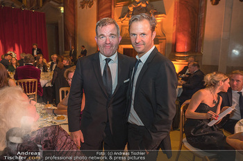Innocent Gala - Palais Liechtenstein, Wien - Di 02.11.2021 - Cornelius OBONYA, Philipp HOCHMAIR57