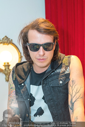 Marco Pogo Lesung - Rote Bar Volkstheater, Wien - Mi 03.11.2021 - Marco POGO (Dominik WLAZNY) (Portrait)7