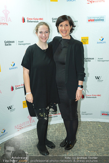 Minerva by Sheconomy Awards - Radiokulturhaus, Wien - So 07.11.2021 - Marie RINGLER mit Tochter75