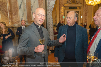 Goldenes Ehrenzeichen für Hans Staud - Burgtheater - Mo 08.11.2021 - Toni FABER, Sigi MENZ46