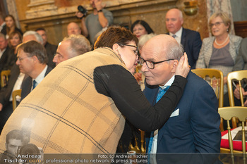 Goldenes Ehrenzeichen für Hans Staud - Burgtheater - Mo 08.11.2021 - 59