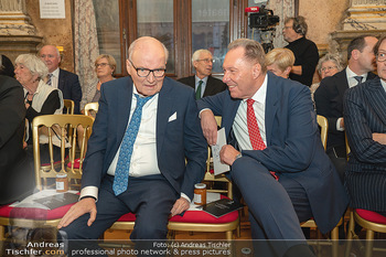 Goldenes Ehrenzeichen für Hans Staud - Burgtheater - Mo 08.11.2021 - 63