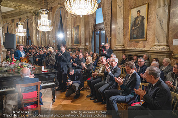 Goldenes Ehrenzeichen für Hans Staud - Burgtheater - Mo 08.11.2021 - 114