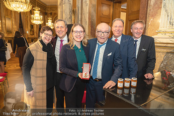 Goldenes Ehrenzeichen für Hans Staud - Burgtheater - Mo 08.11.2021 - 129