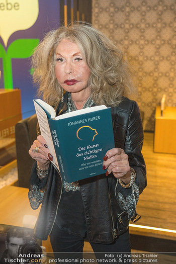 Johannes Huber Buchpräsentation - Thalia Wien - Mi 10.11.2021 - Jeanine SCHILLER5