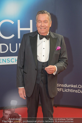 Licht ins Dunkel Gala - ORF Zentrum - Mi 24.11.2021 - Roland KAISER (Portrait)92