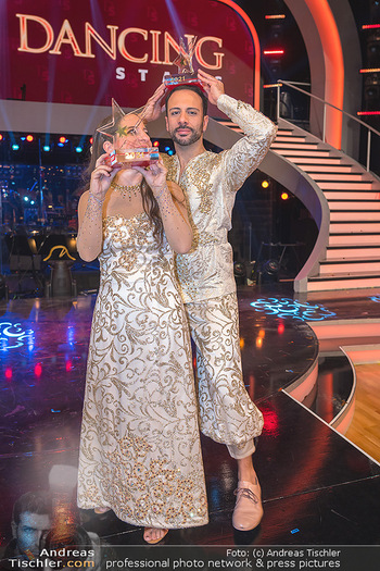 Dancing Stars 2021 Finale - ORF Zentrum - Fr 26.11.2021 - Siegerin Caroline ATHANASIADIS, Danilo CAMPISI23