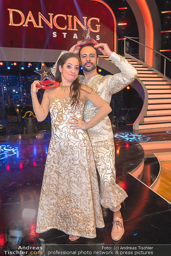 Dancing Stars 2021 Finale - ORF Zentrum - Fr 26.11.2021 - Siegerin Caroline ATHANASIADIS, Danilo CAMPISI24